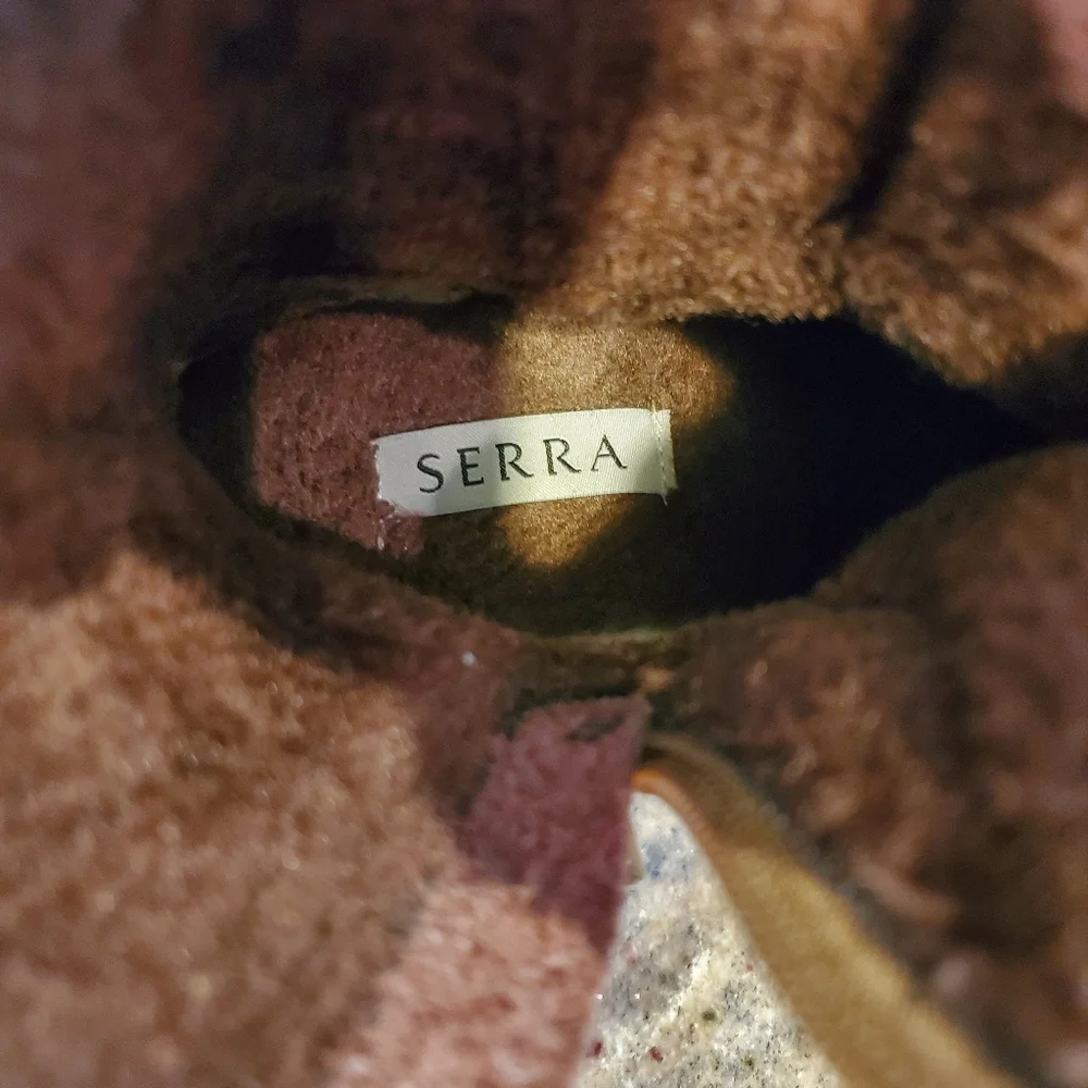 Serra Navy/Tan Rain Duck‎ Leather/Rubber Faux Fur Boots, 3M Thinsulate, Size 8